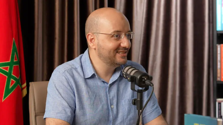 Otman Nouinou in a podcast